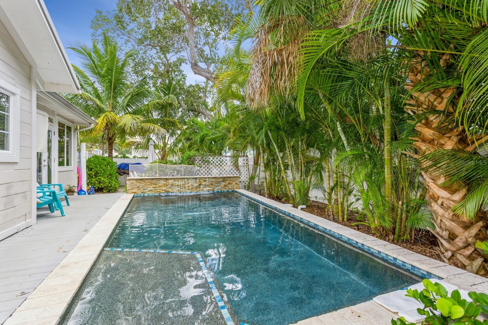 SARASOTA BEACH - Residential Income