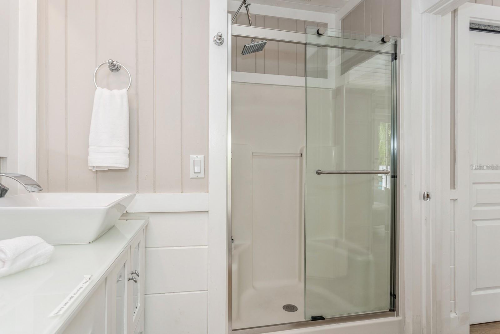 SARASOTA BEACH - Residential Income