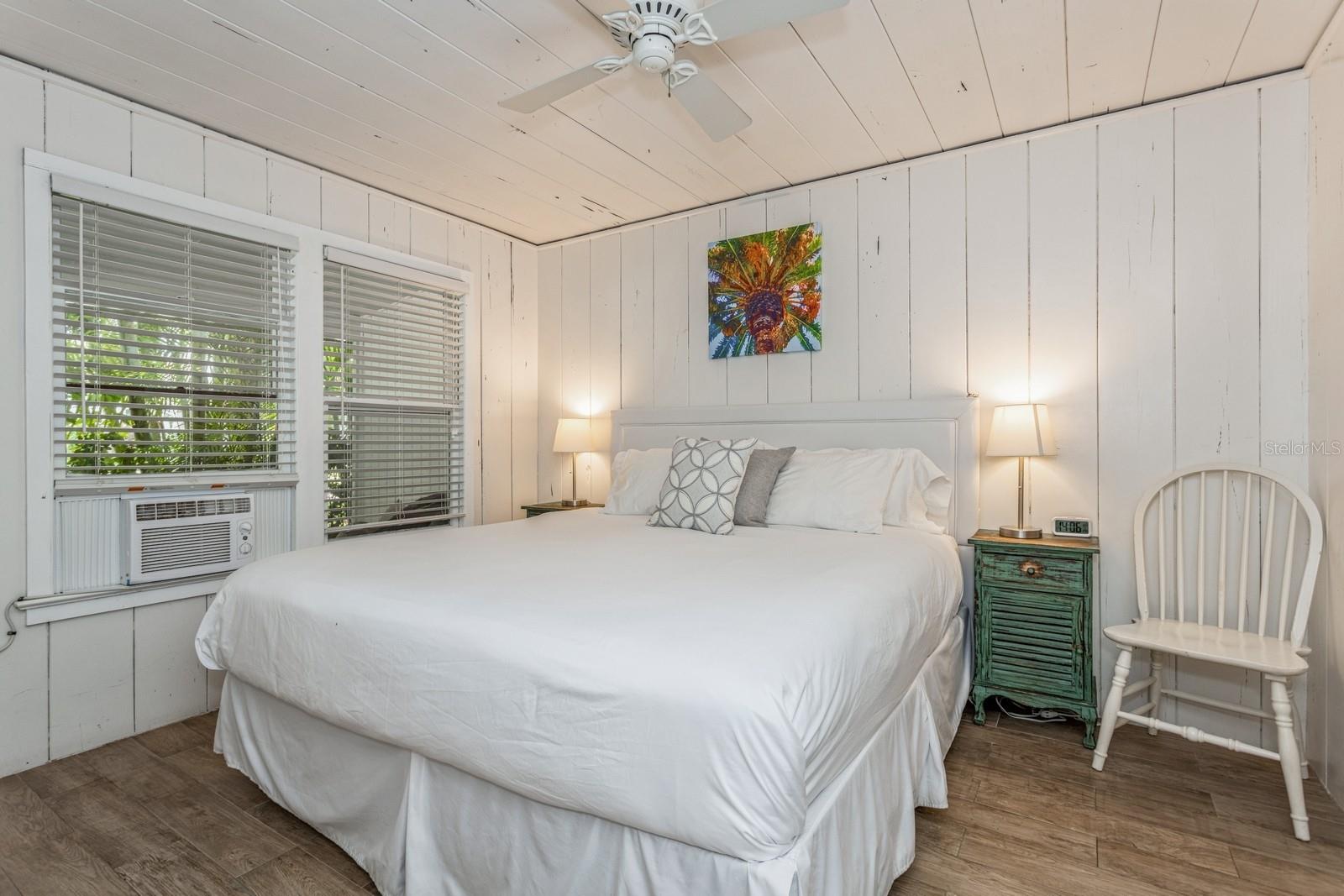 SARASOTA BEACH - Residential Income