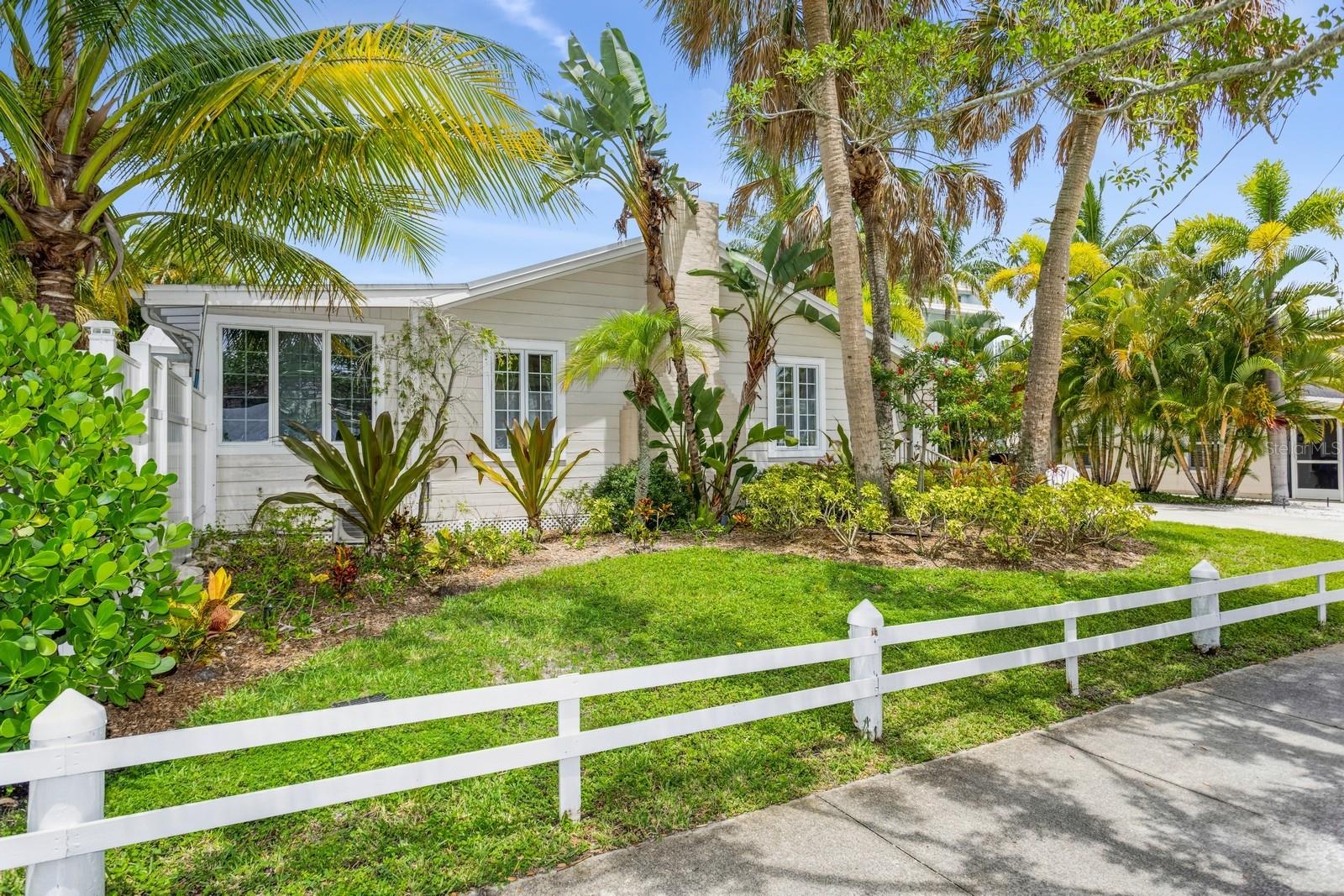 SARASOTA BEACH - Residential Income