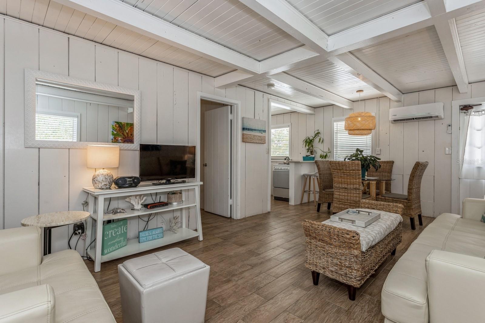 SARASOTA BEACH - Residential Income