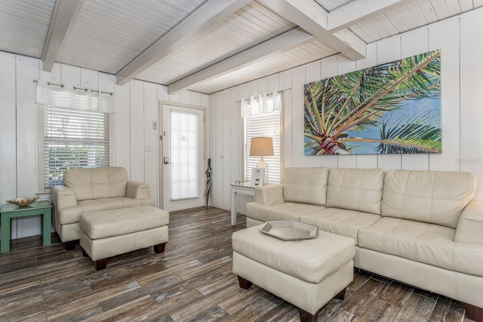 SARASOTA BEACH - Residential Income