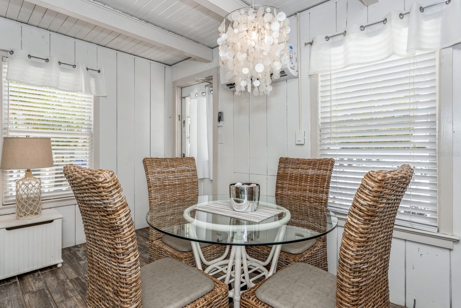 SARASOTA BEACH - Residential Income