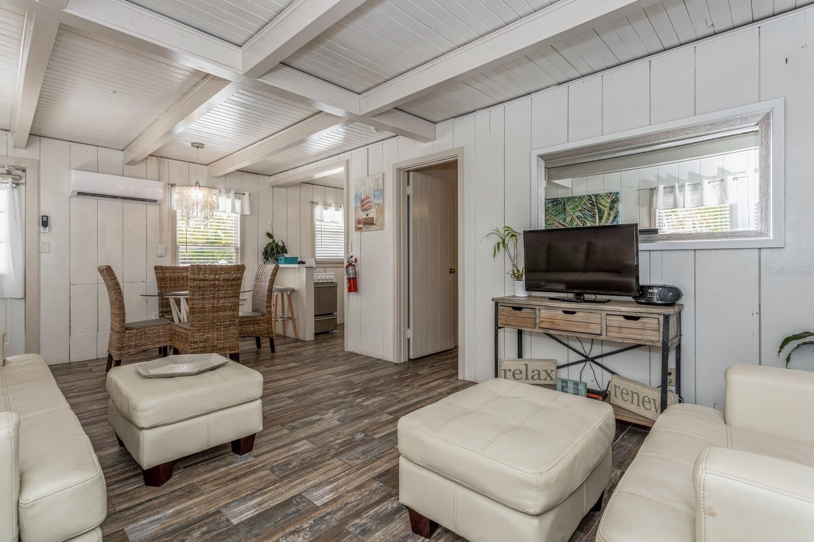 SARASOTA BEACH - Residential Income