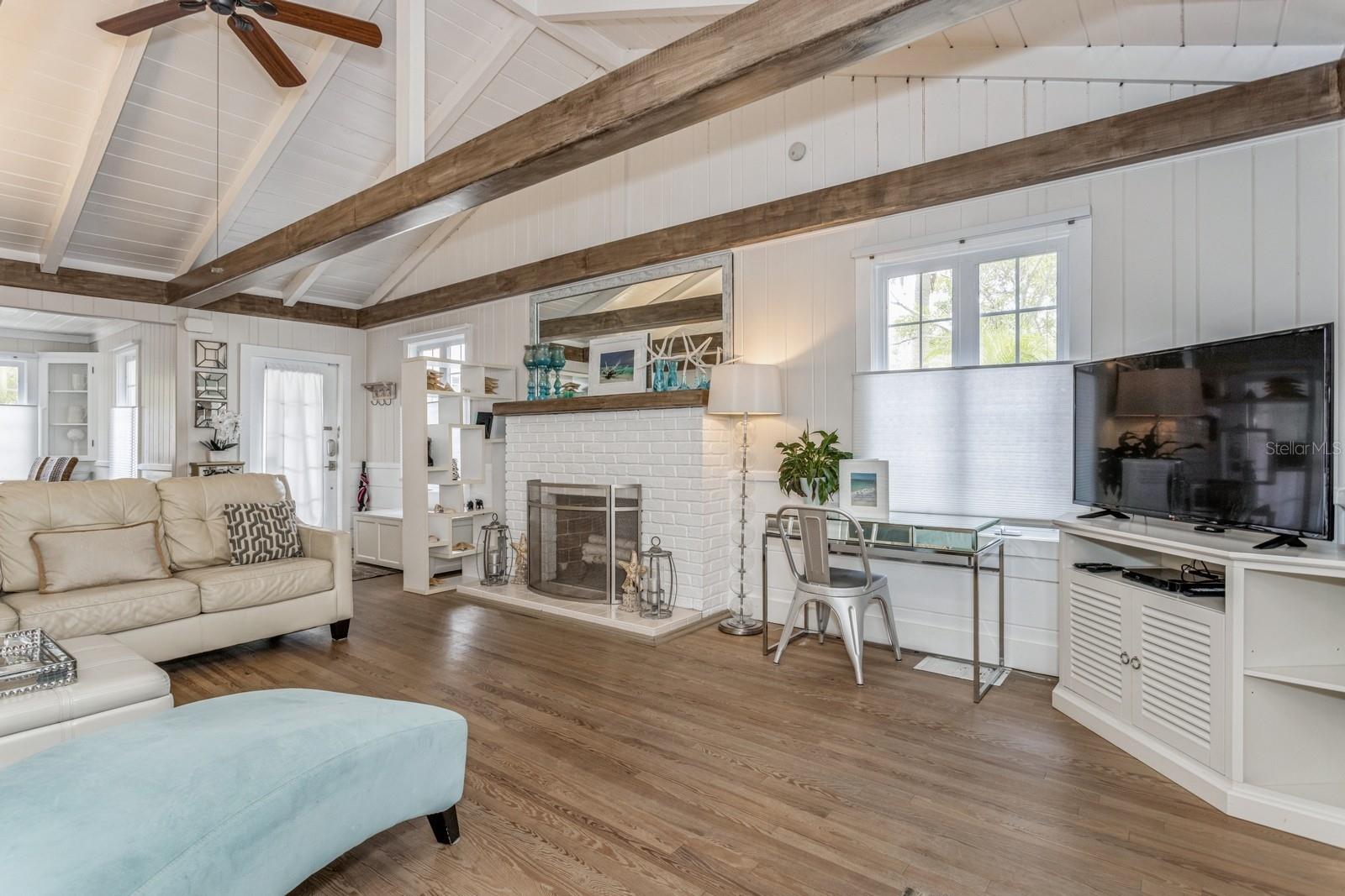 SARASOTA BEACH - Residential Income