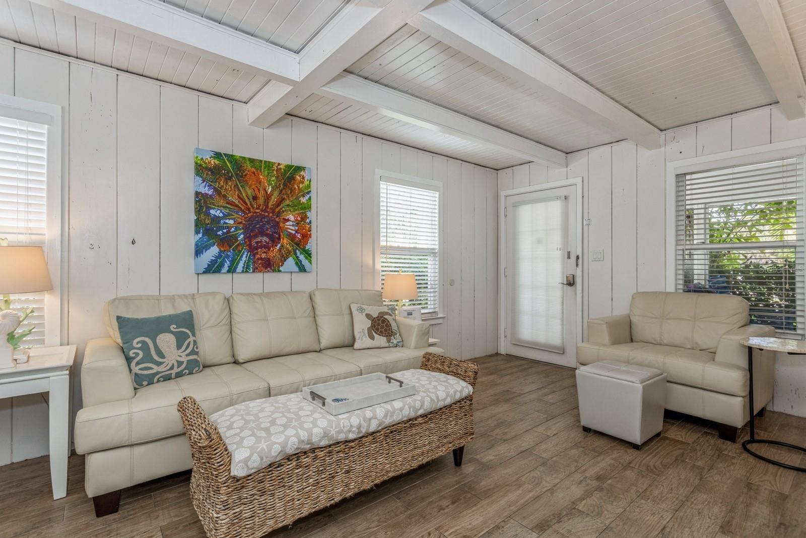 SARASOTA BEACH - Residential Income