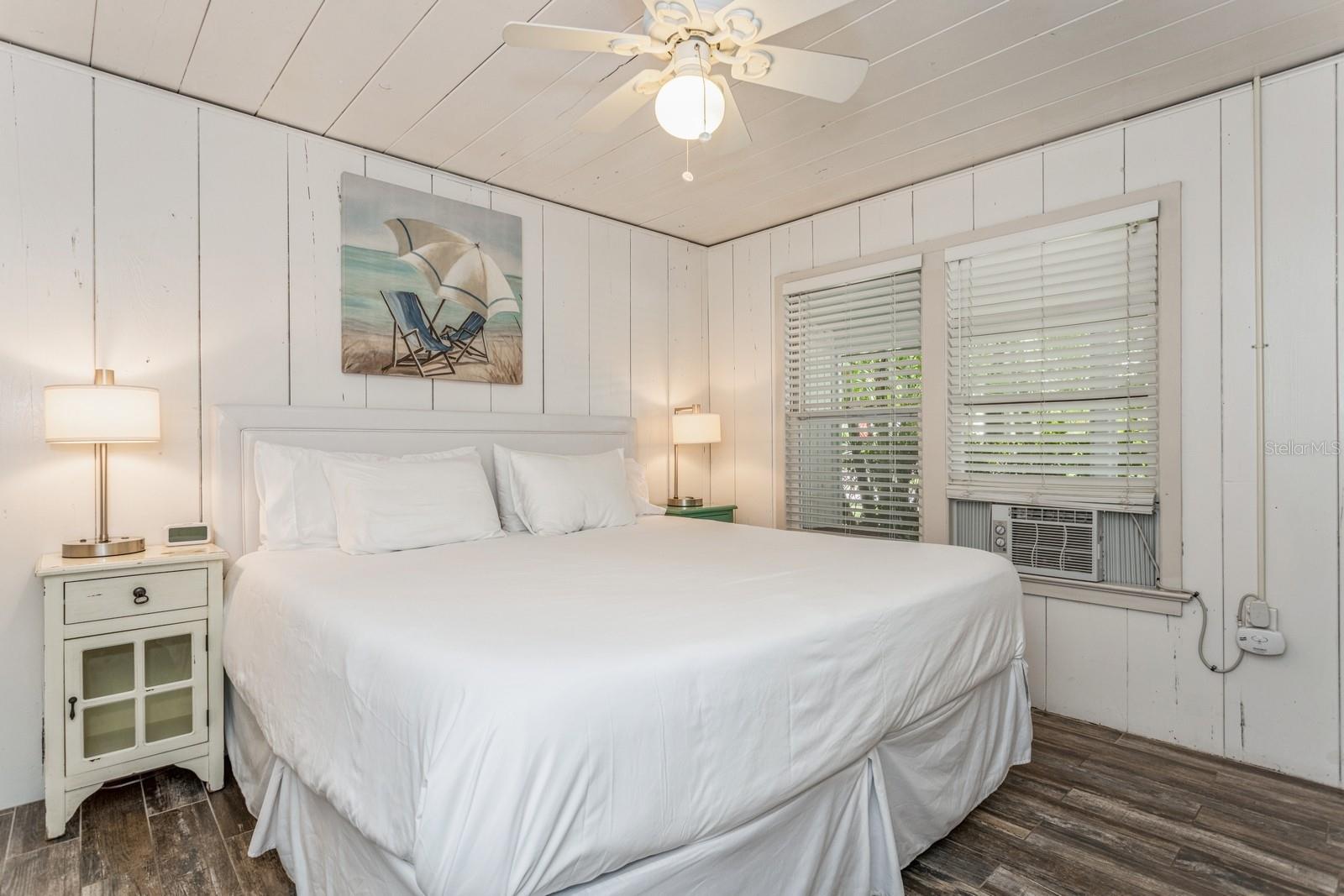 SARASOTA BEACH - Residential Income