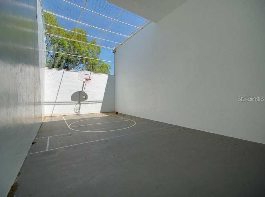 ITOPIA PRIVATE RESIDENCES CONDO - Residential Lease