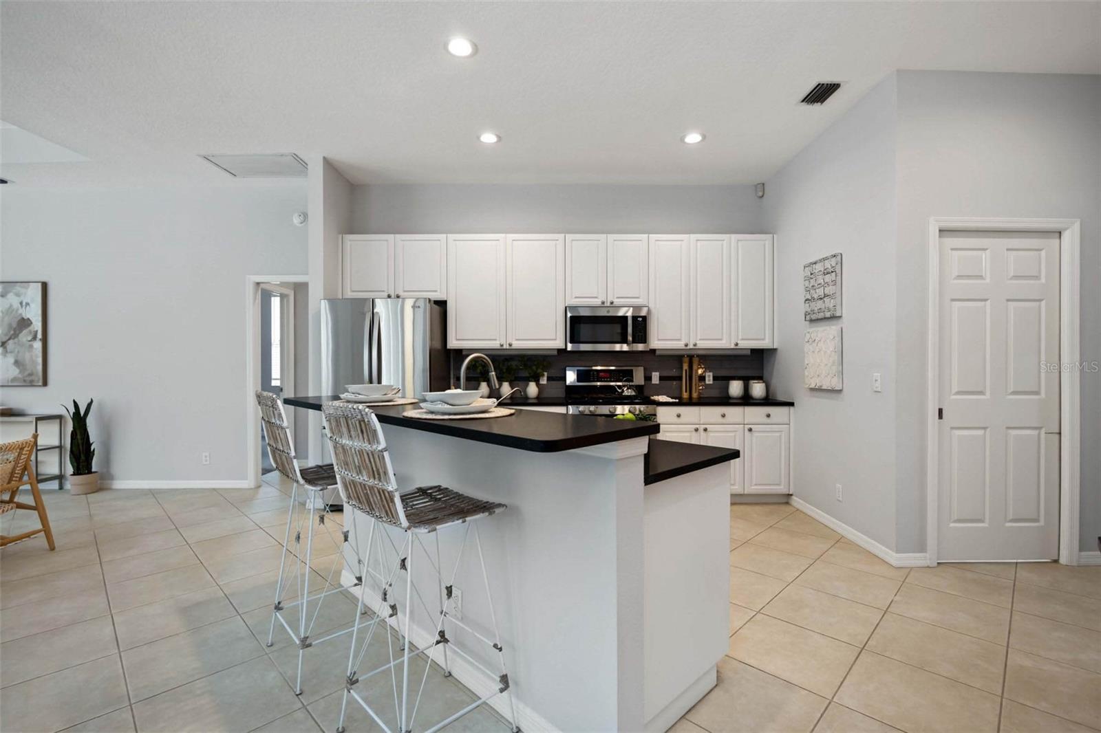 EDGEWATER VILLAGE SP B UN 1 - Residential