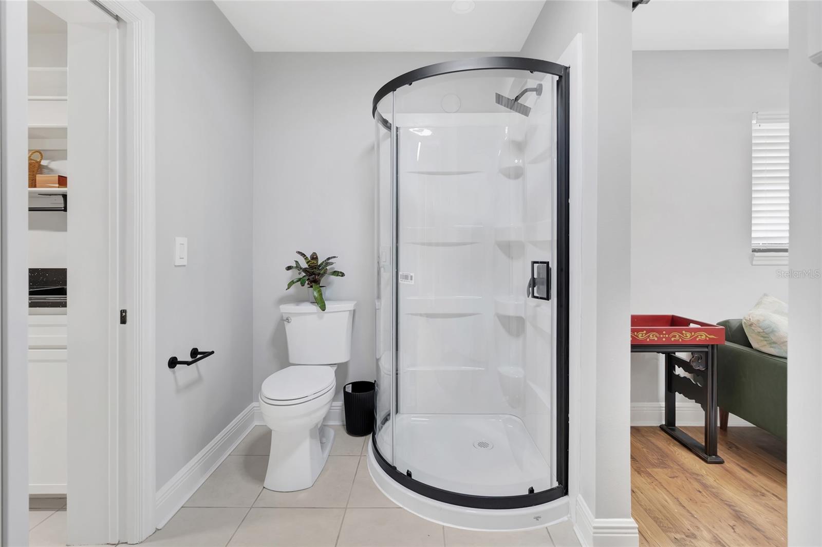 COUNTRY LAKES - Residential