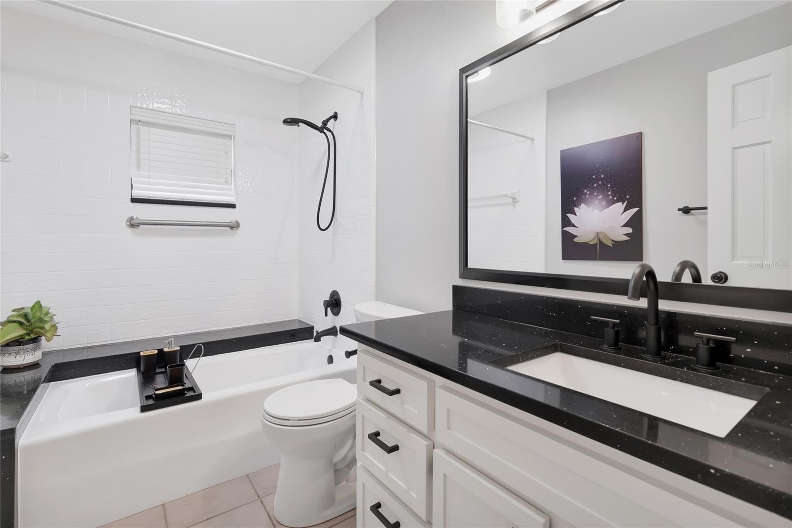 COUNTRY LAKES - Residential