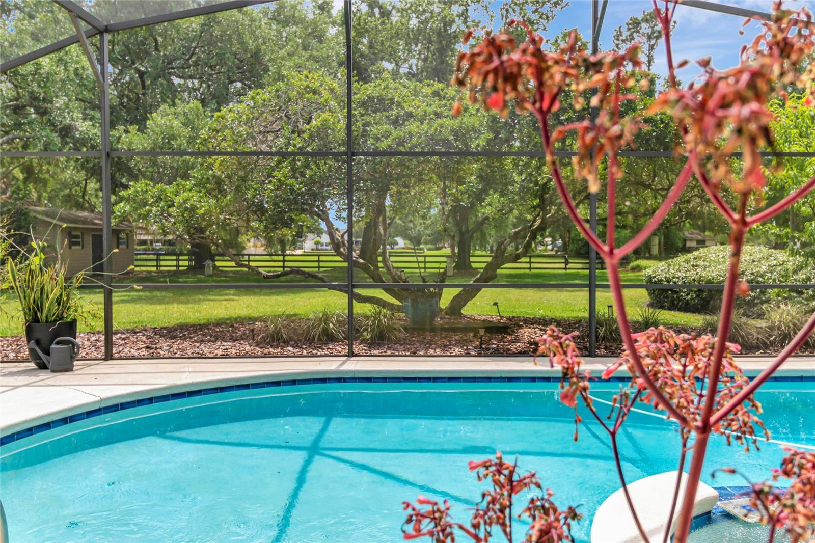 COUNTRY LAKES - Residential