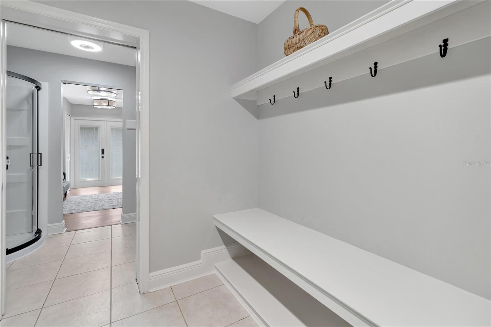 COUNTRY LAKES - Residential