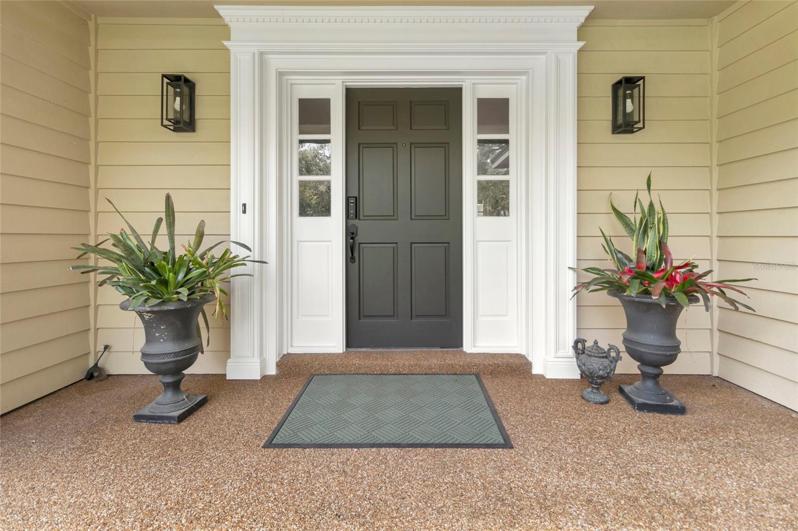 COUNTRY LAKES - Residential