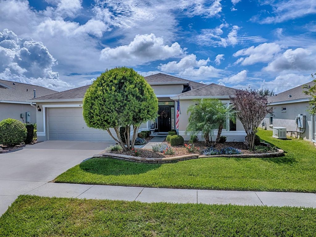 Photo of 26689 Otter Creek Lane, Leesburg, FL 34748 (MLS # G5103178)