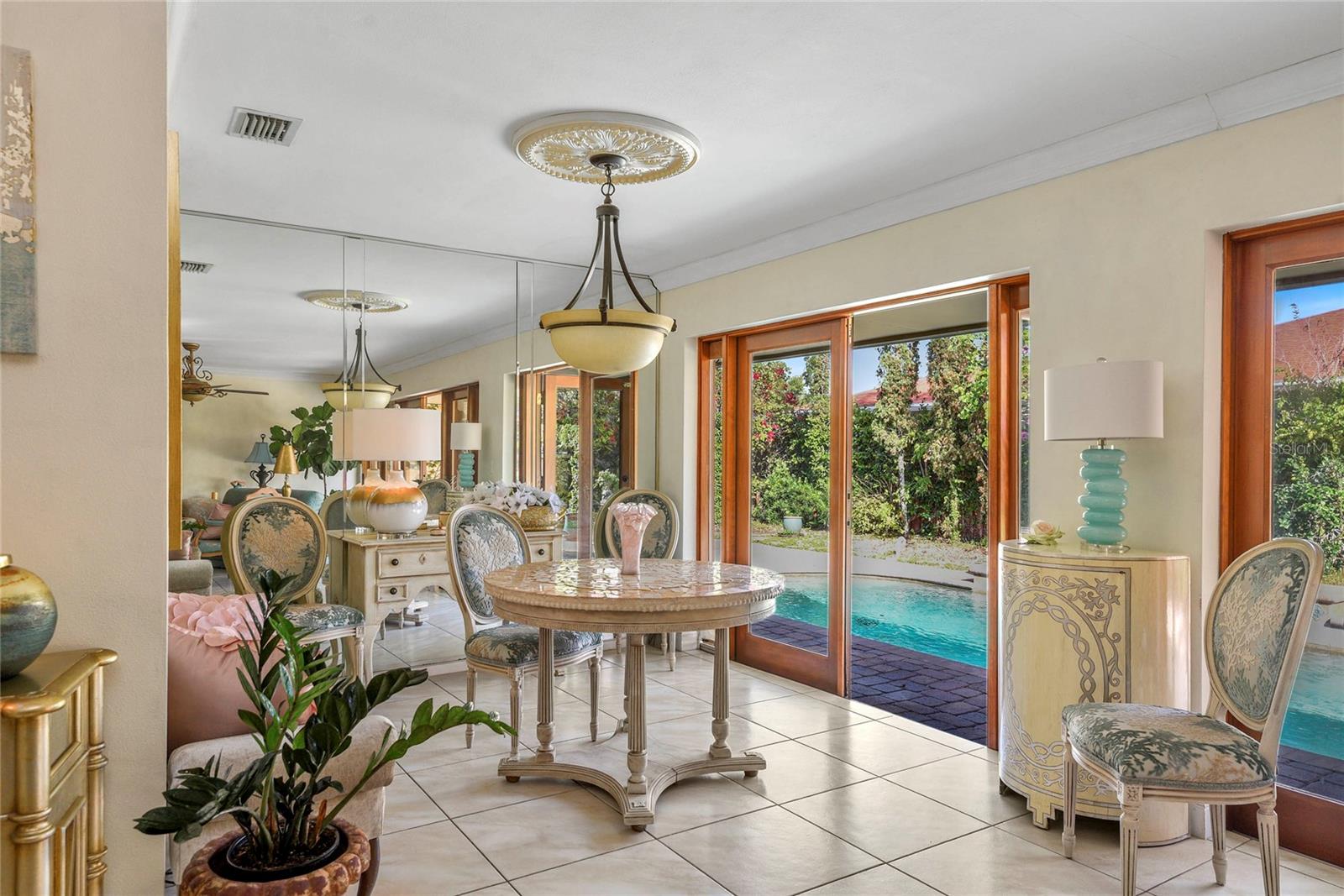 CASA ALOMA - Residential