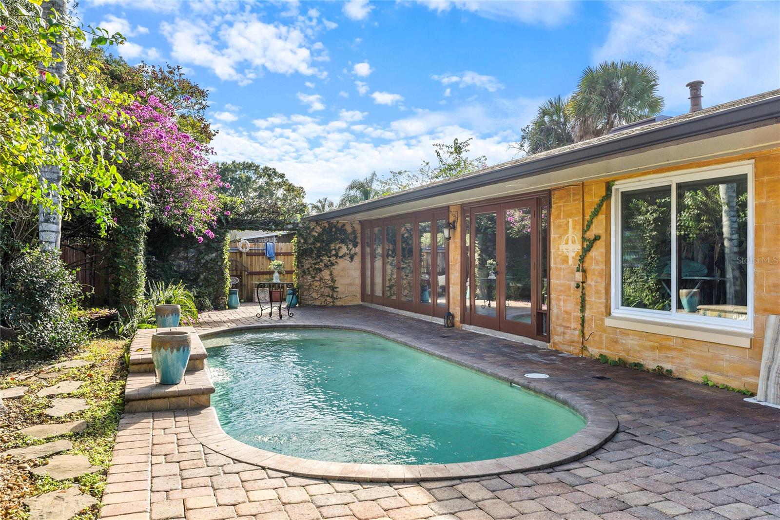 CASA ALOMA - Residential