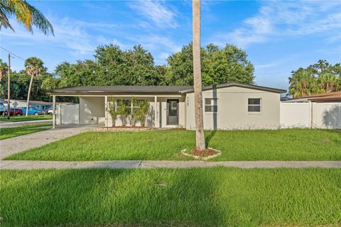 Photo of 5625 Gateway Drive, Tampa, FL 33615 (MLS # TB8391969) Photo of 5625 Gateway Drive, Tampa, FL 33615 (MLS # TB8391969)