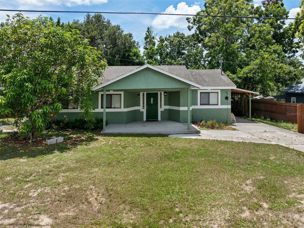 Photo of 304 Shepard Ave, Dundee, FL 33838 (MLS # P4935639)