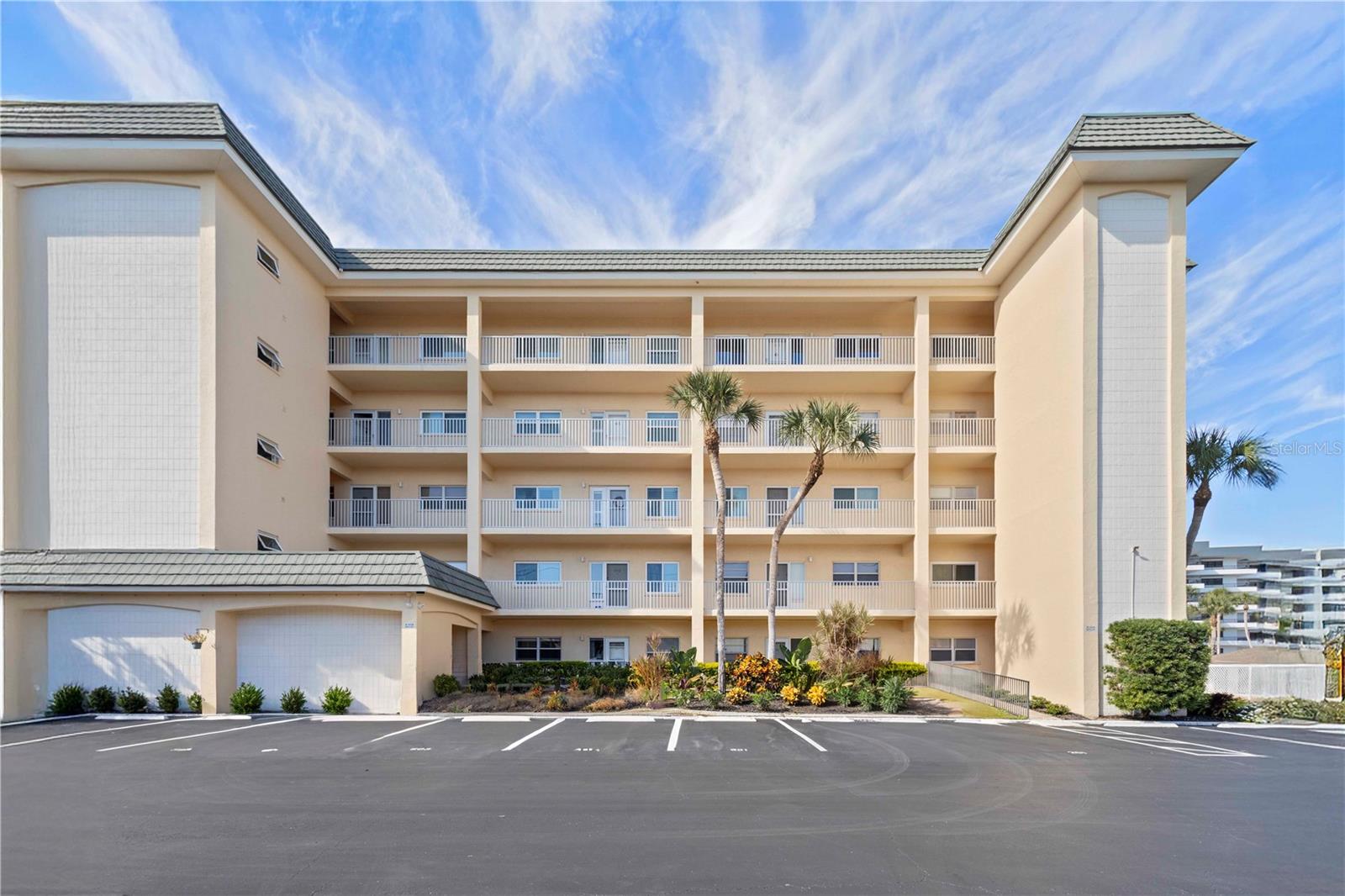 BAY TREE CLUB - Residential