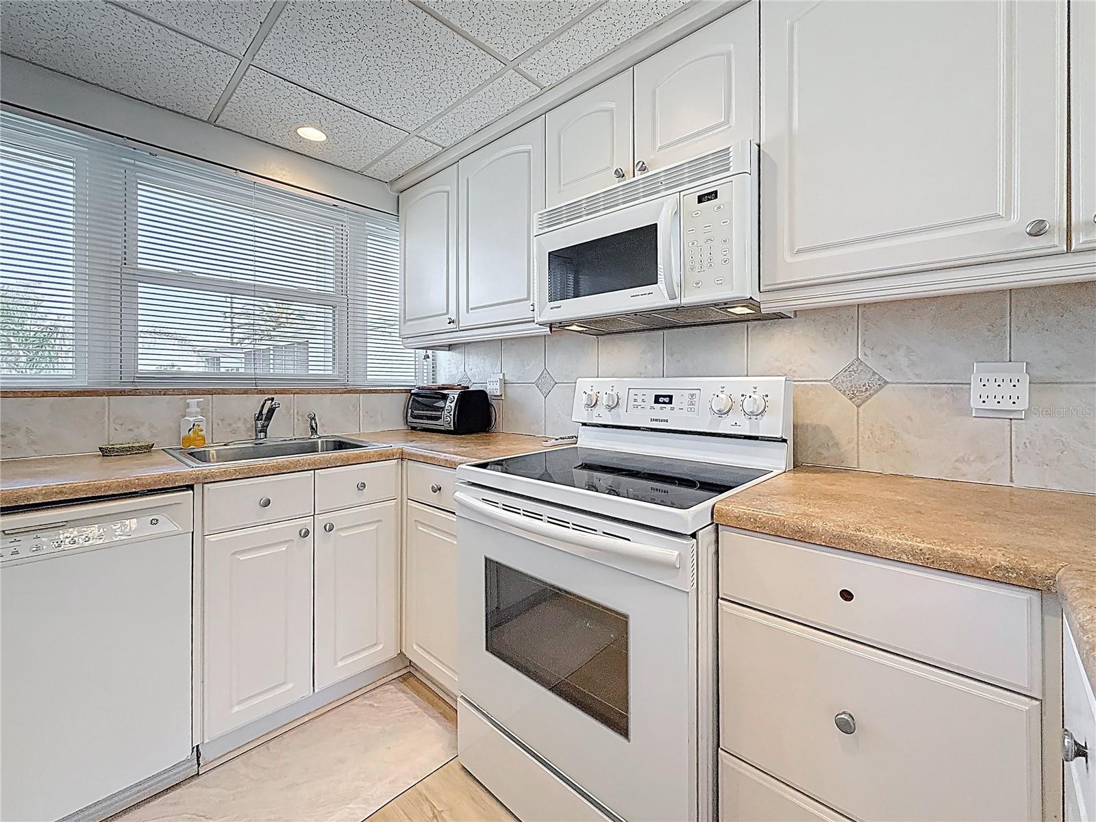 SUNSET PLAZA APTS CONDO - Residential