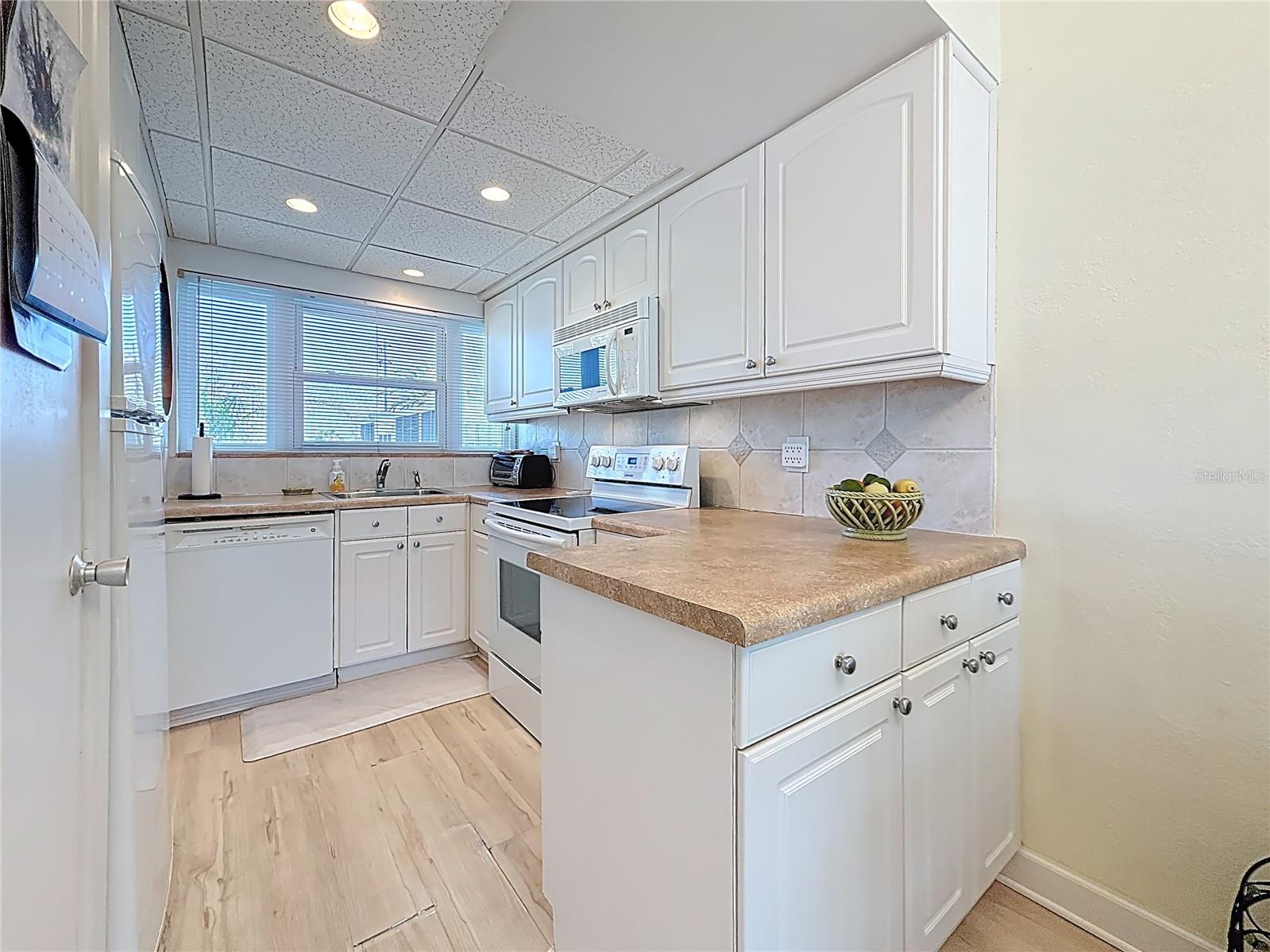 SUNSET PLAZA APTS CONDO - Residential