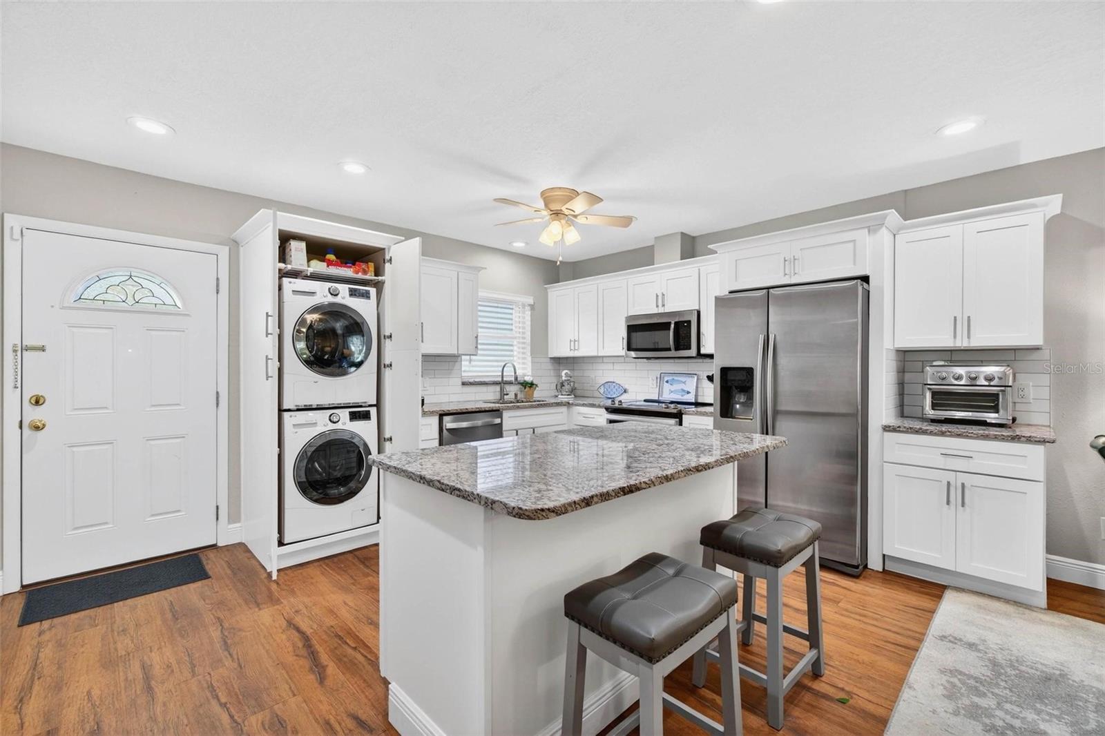 ON TOP OF THE WORLD - Residential