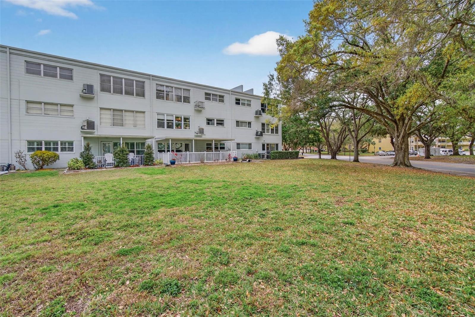 ON TOP OF THE WORLD - Residential