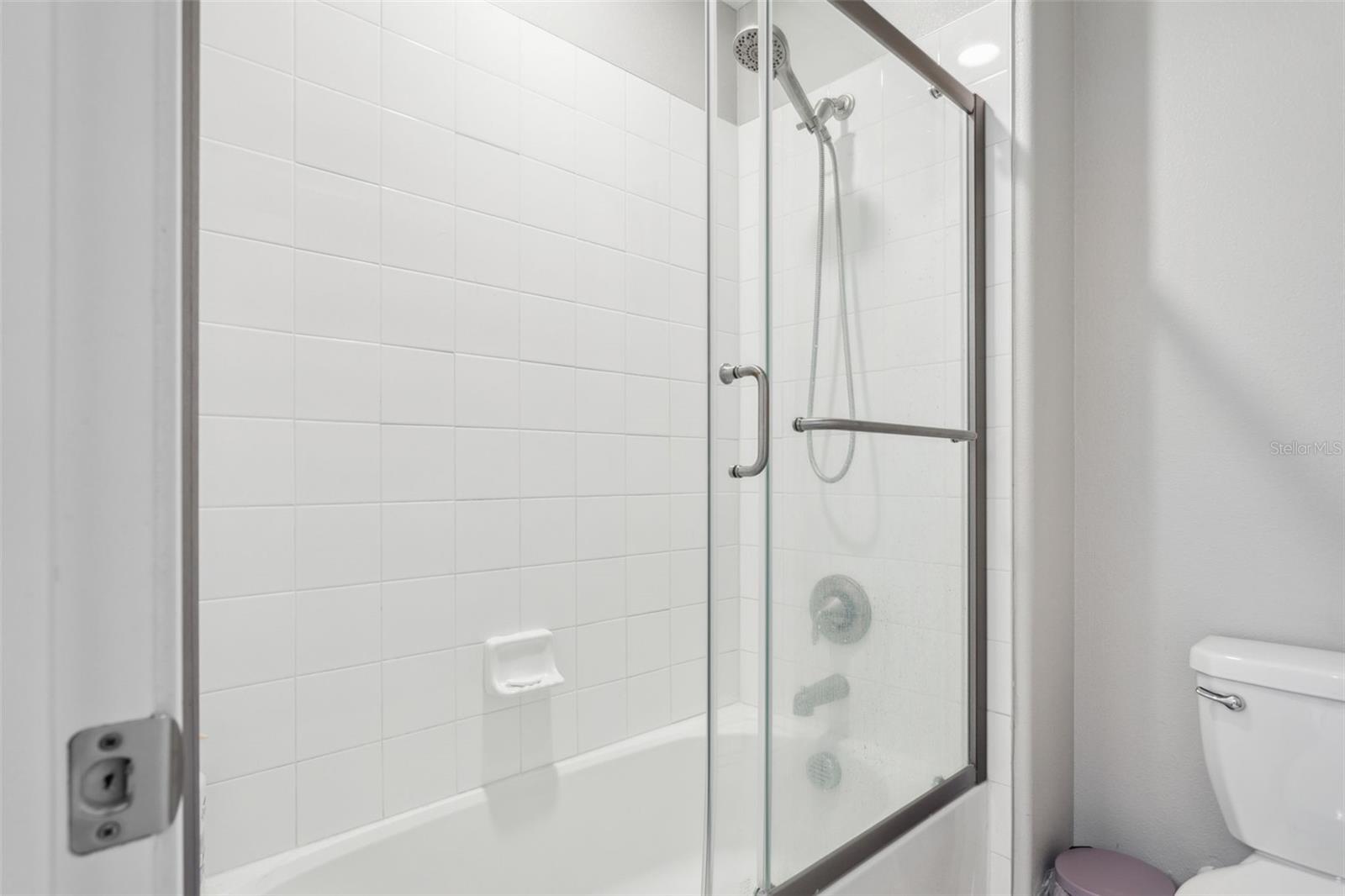 TAMPA PALMS AREA 3 PRCL 38 - Residential Lease