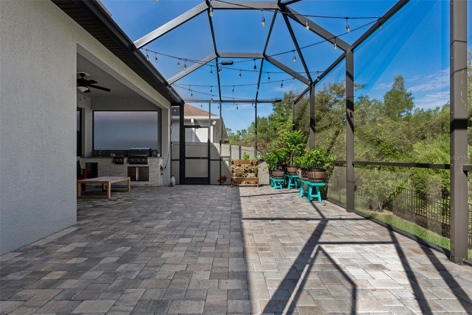 TAMPA PALMS AREA 3 PRCL 38 - Residential Lease