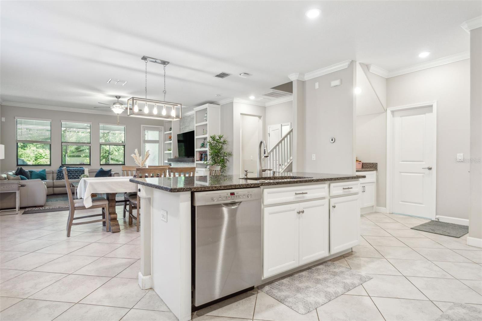 TAMPA PALMS AREA 3 PRCL 38 - Residential Lease