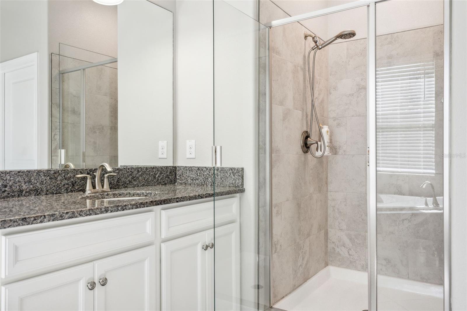 TAMPA PALMS AREA 3 PRCL 38 - Residential Lease