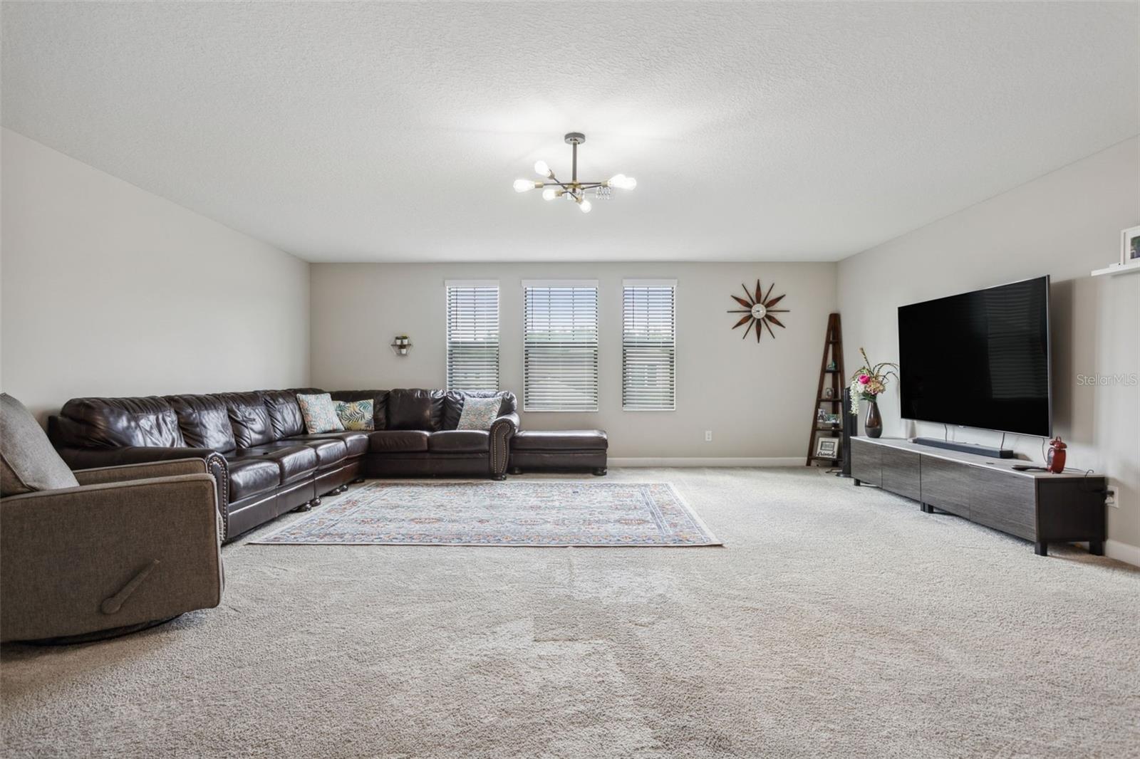 TAMPA PALMS AREA 3 PRCL 38 - Residential Lease