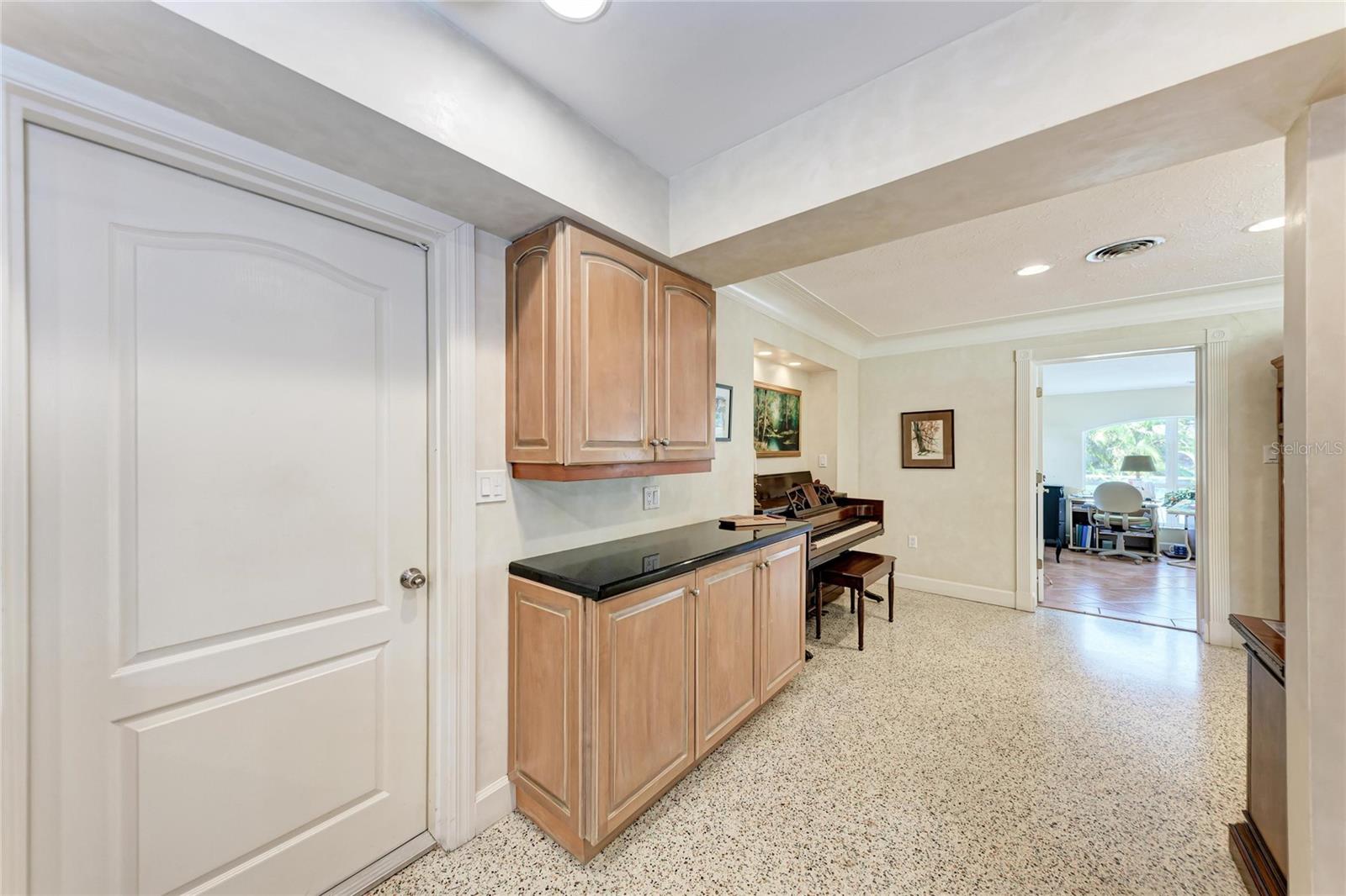 SOUTH GATE - Residential