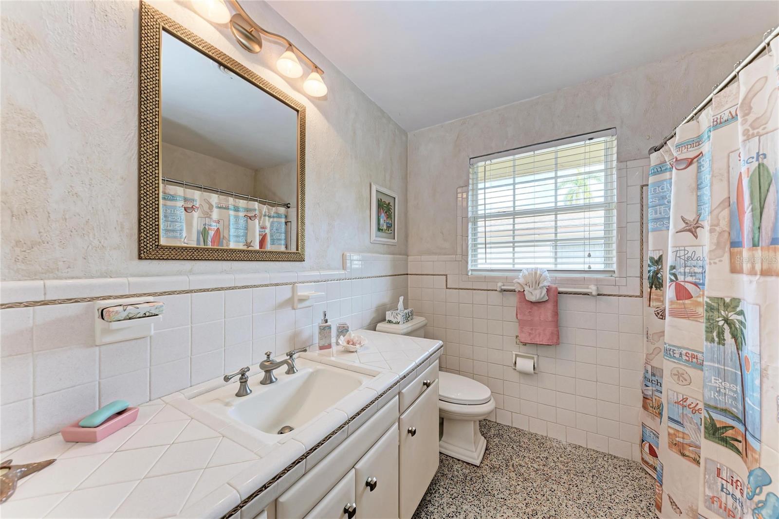 SOUTH GATE - Residential