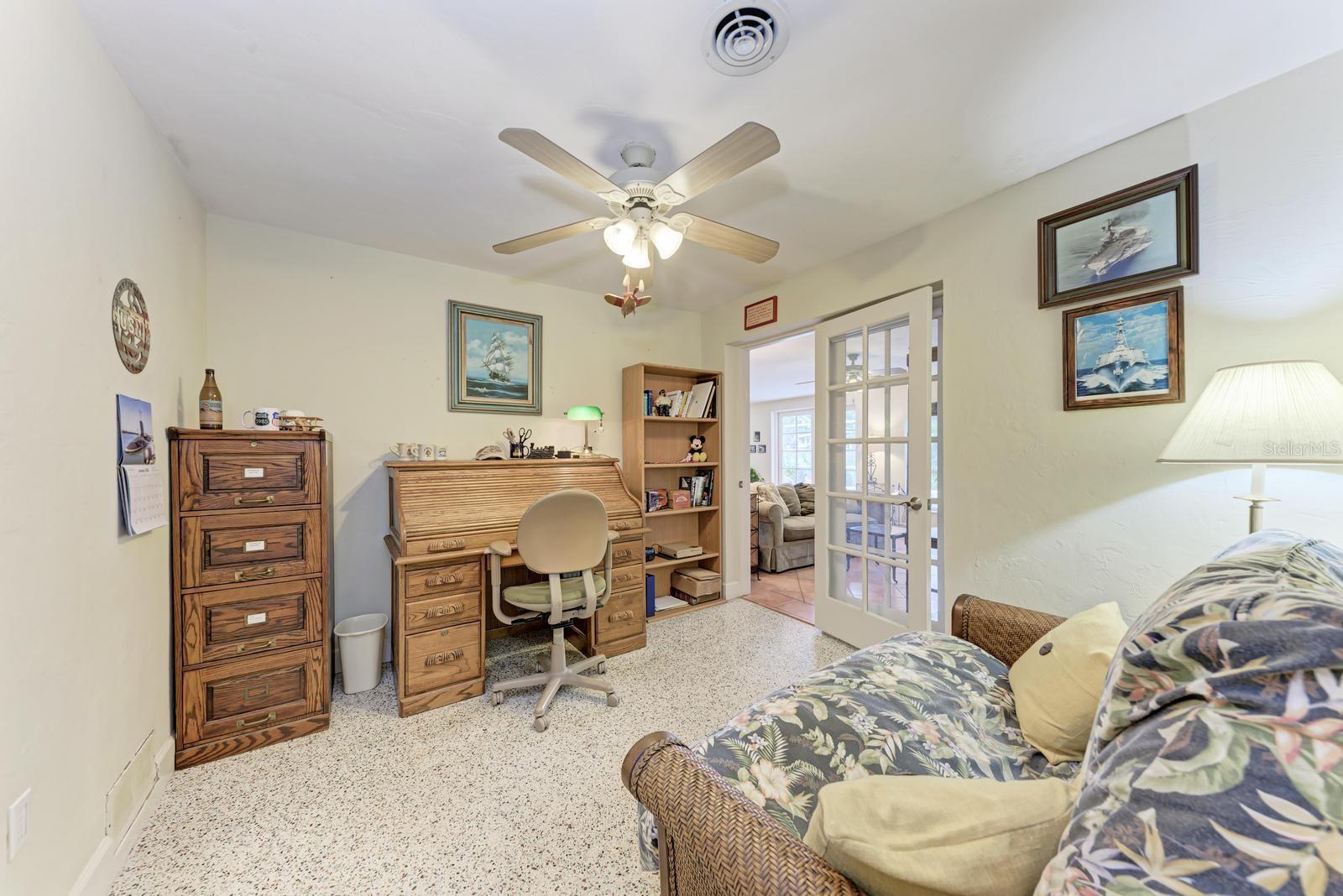 SOUTH GATE - Residential