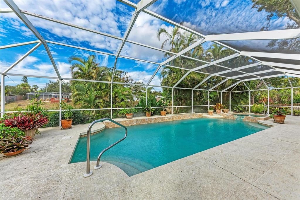 Photo of 3310 Mineola Drive, Sarasota, FL 34239 (MLS # A4676490)