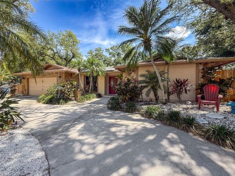 44 PINEWOOD CIRCLE SAFETY HARBOR FL 34695