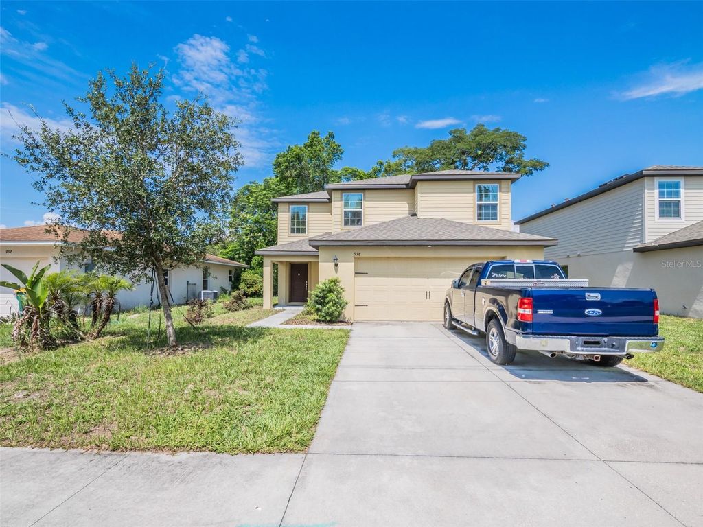 Photo of 938 Mansfield Road, Tavares, FL 32778 (MLS # O6337988)