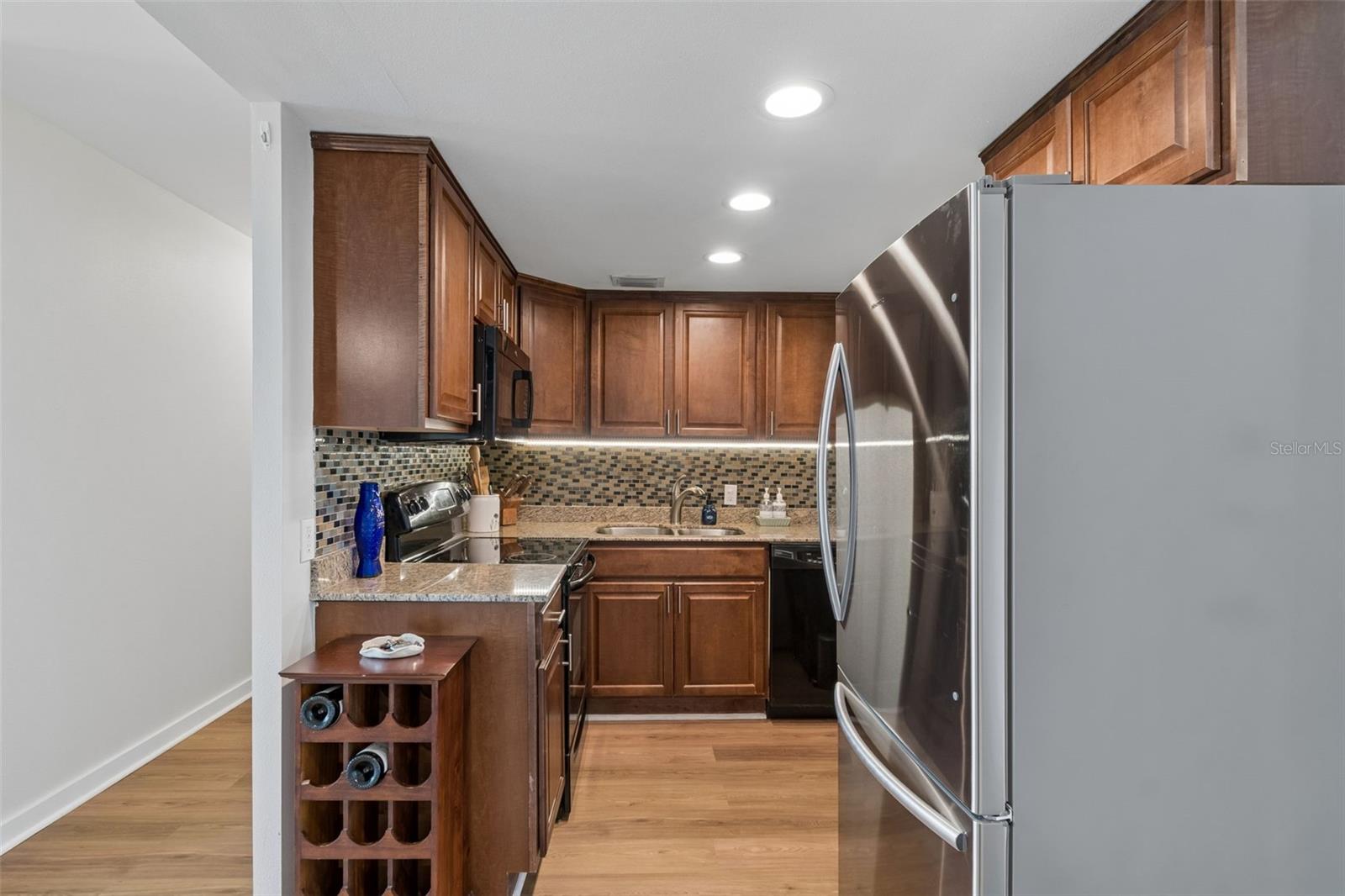 BAYSHORE TOWERS A CONDO - Residential