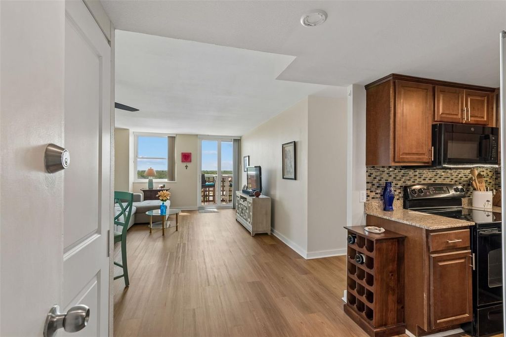 Photo of 4015 Bayshore Boulevard #9D, Tampa, FL 33611 (MLS # TB8495097)