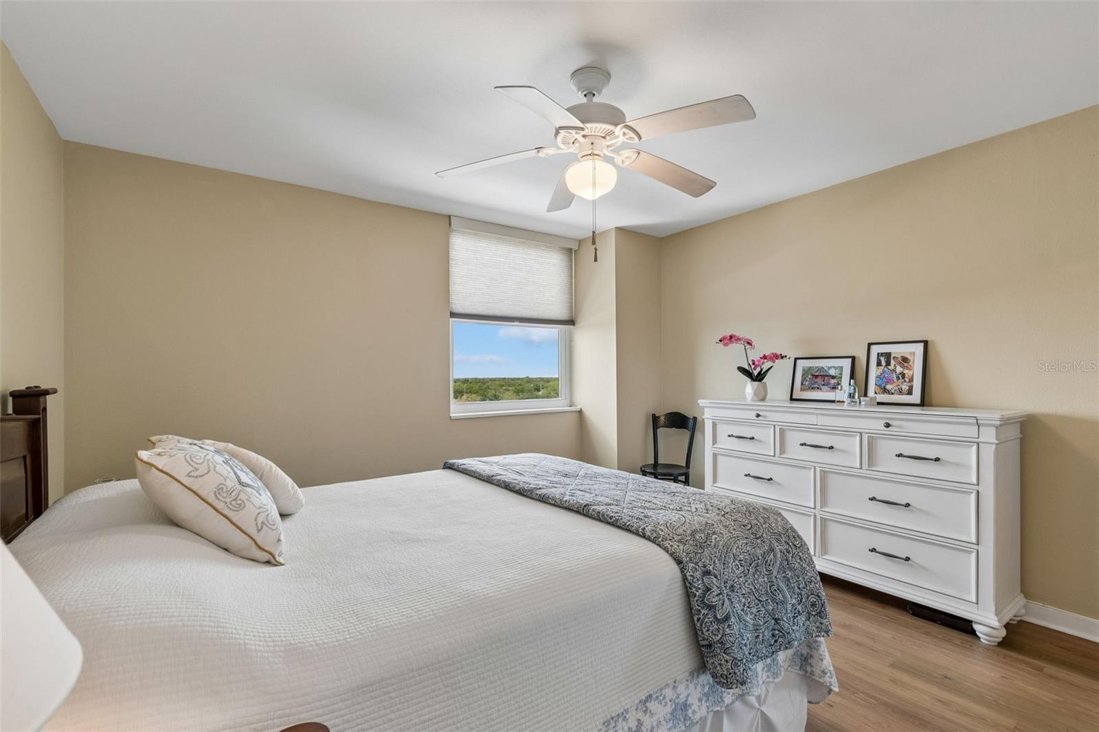 BAYSHORE TOWERS A CONDO - Residential