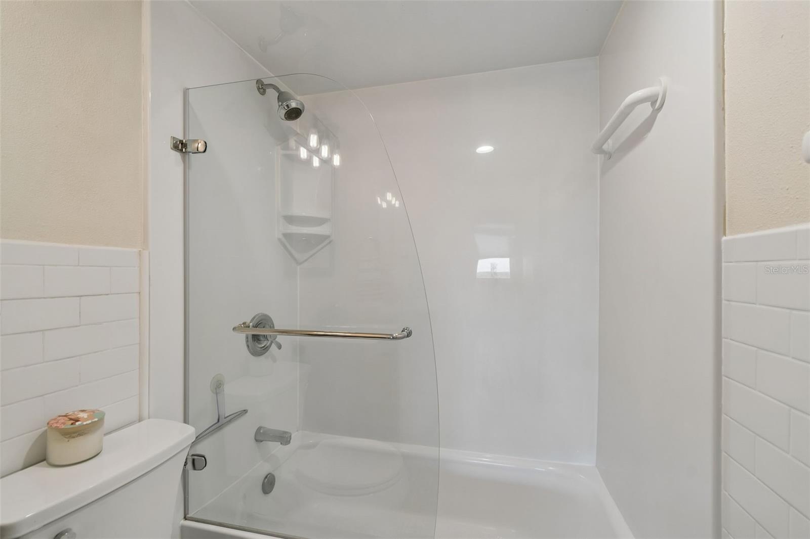 BAYSHORE TOWERS A CONDO - Residential