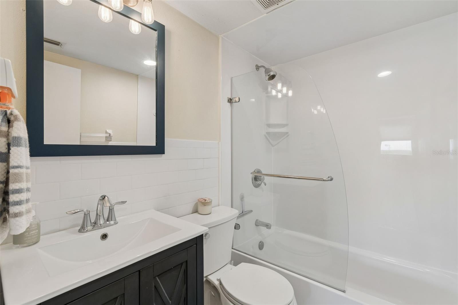 BAYSHORE TOWERS A CONDO - Residential