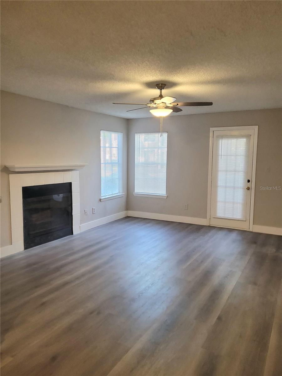 4400 THORNBRIAR LANE A103