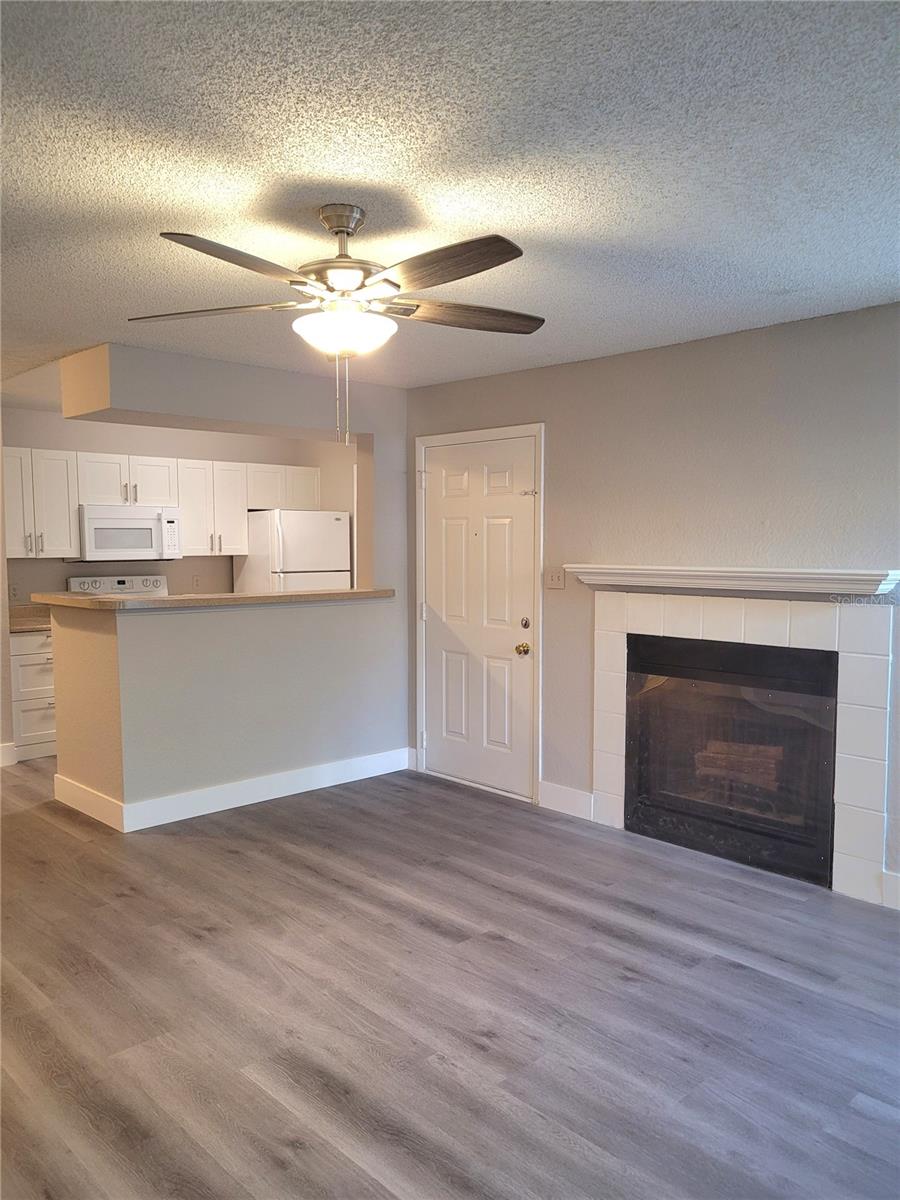 4400 THORNBRIAR LANE A103