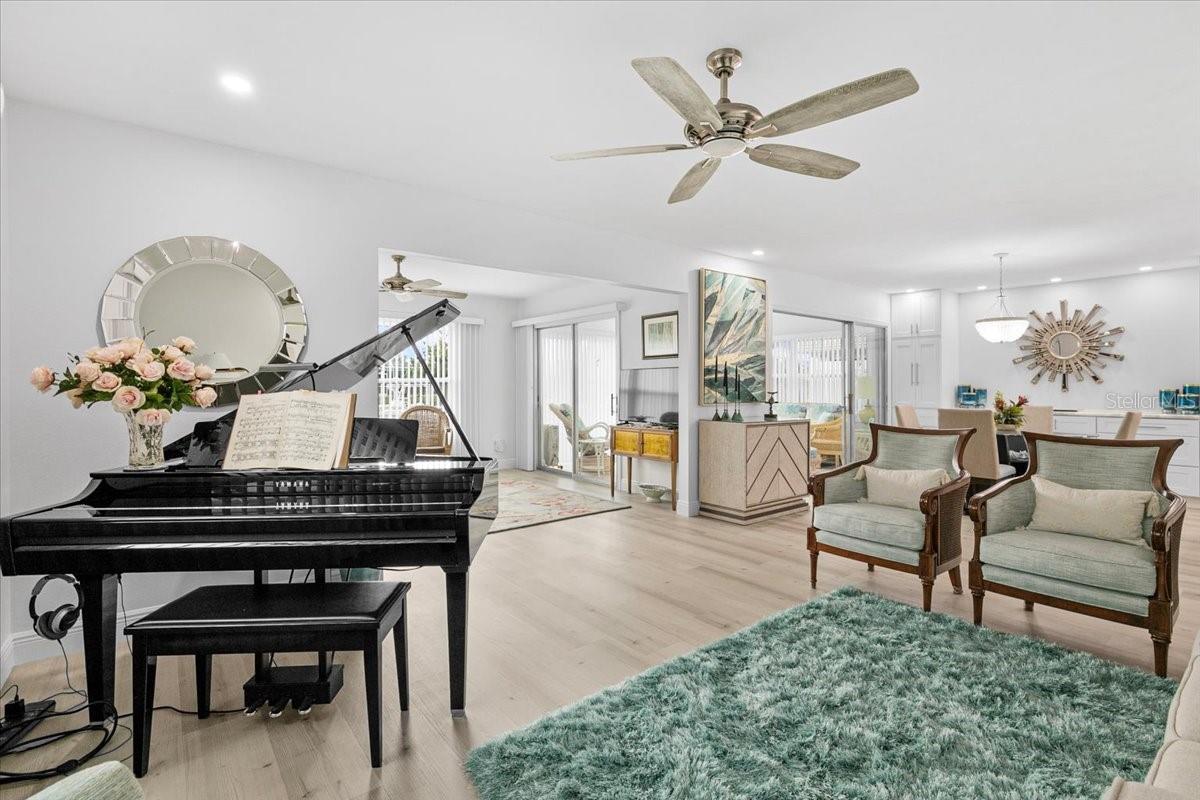 STRATHMORE RIVERSIDE III - Residential