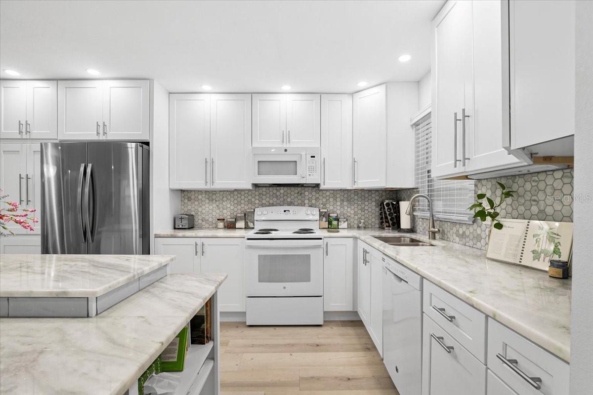 2322 RIVERBLUFF PARKWAY V250