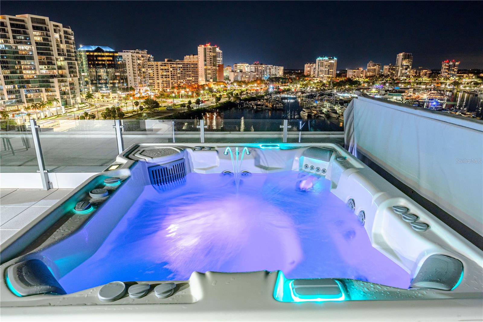 111 GOLDEN GATE 801PH