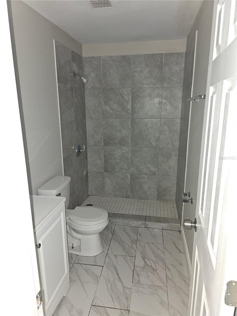 ACREAGE & UNREC - Residential Lease